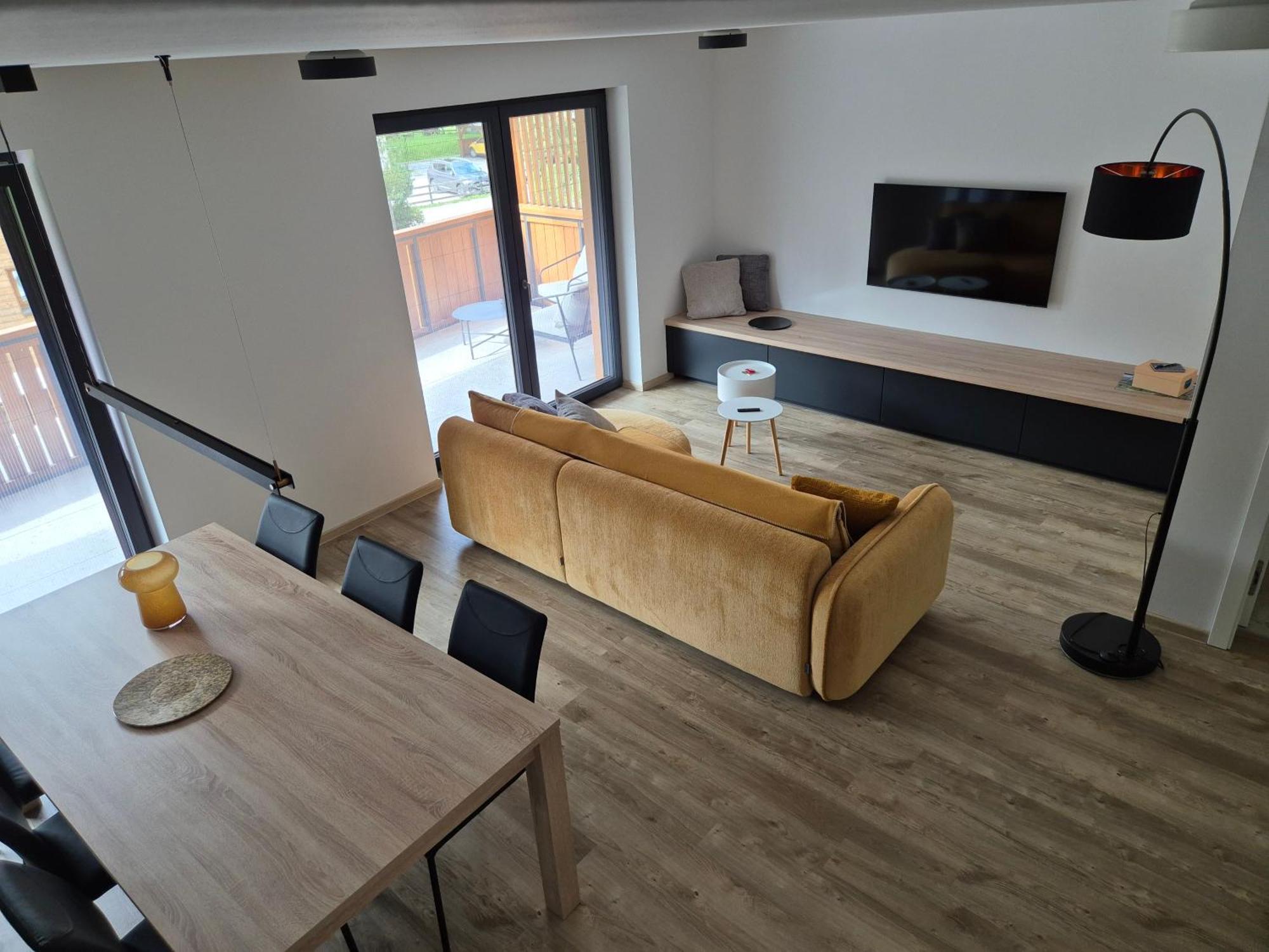 Hisa Oblak Apartment กอซด์มาร์ทูลเย็ก ภายนอก รูปภาพ
